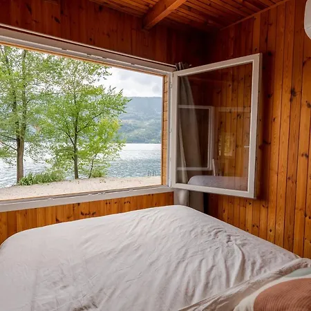 Chalet Alessandrini - Private Lakeside Tenna